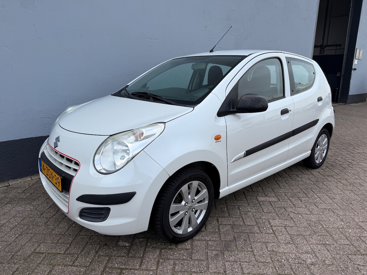 Suzuki Alto - 1.0 Celebration EASSS 5-Deurs - Airco - LMV - AutoWereld.nl