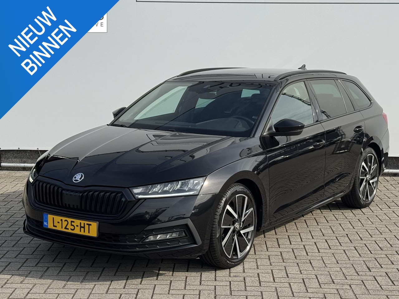 Skoda Octavia Combi - 1.0 TSI Sport Business NL-AUTO | STOELVERWARMING | SPORTSTOELEN - AutoWereld.nl