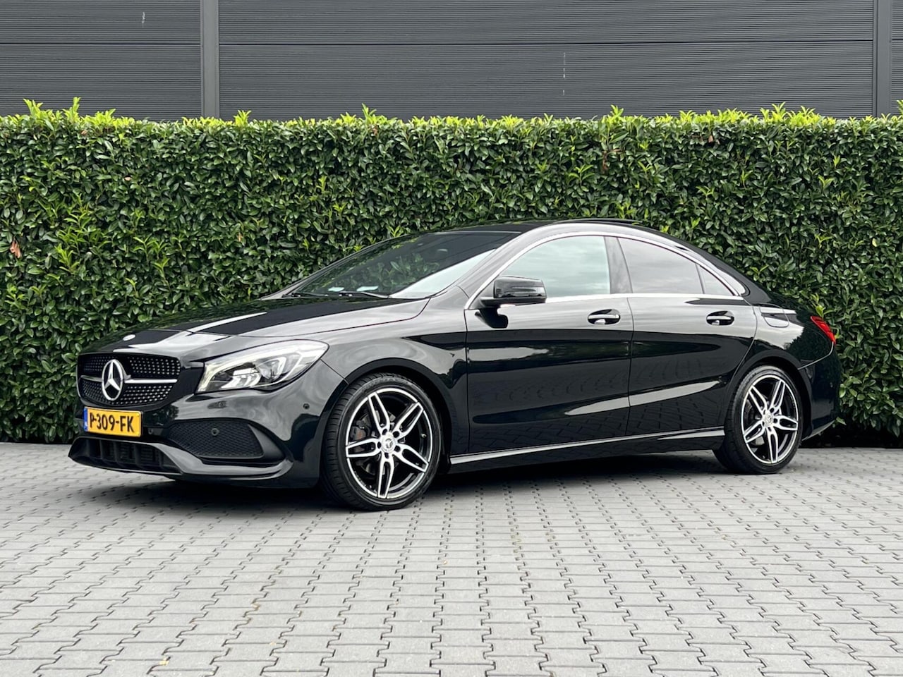 Mercedes-Benz CLA-Klasse - 200 d Business Solution AMG 200 d Business Solution AMG, EURO 6, PANORAMADAK, AMG-PAKKET, NAVIGATIE, CRUISE CONTROL, A - AutoWereld.nl