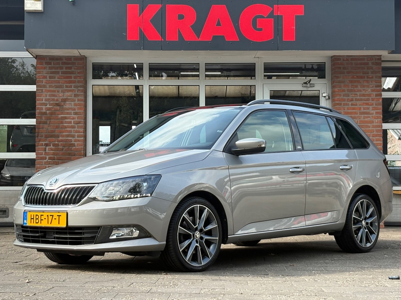 Skoda Fabia Combi - Style 1.2 TSI 110 pk - Automaat - 17" lichtmetaal - winterpack - zeer compleet! - AutoWereld.nl