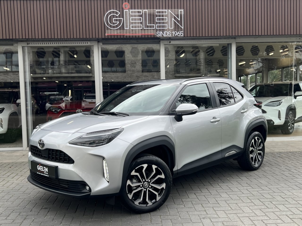 Toyota Yaris Cross - 1.5 Hybrid 116 Dynamic Plus | Stoel + Stuurverwarming, Smart Connect, 17 inch, Keyless, LE - AutoWereld.nl