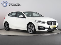 BMW 1-serie - 118i Executive Edition (NL-Auto / Afn. trekhaak / Digitaal dashboard / Carplay / Cruise)