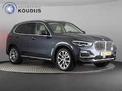 BMW X5 - xDrive40i High Executive (NL-Auto / Skylounge / Luchtvering / 4Wiel sturing / 3D Camera /