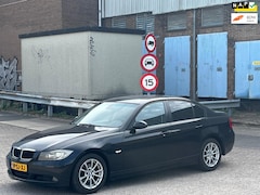 BMW 3-serie - 320i High Executive