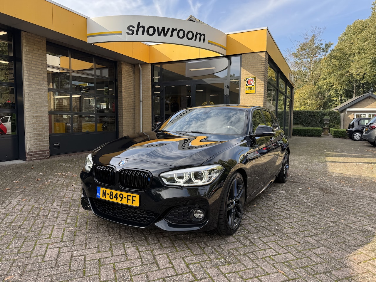 BMW 1-serie - 120i M Sport Edition Automaat Climate Control Led Carplay - AutoWereld.nl