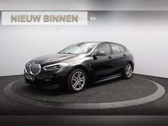 BMW 1-serie - 118i M Sport Dealeronderh. / Illuminated Boston / LED / Draadloos laden / Stoelverwarming