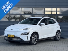 Hyundai Kona Electric - EV COMFORT 64 kWh (99% SOH) I AUTOMAAT I TREKHAAK I APPLE CARPLAY I P-CAMERA