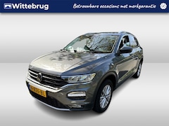 Volkswagen T-Roc - 1.0 TSI Style / TREKHAAK/ ADAPTIVE CRUISE/ PARKEER SENSOREN V+A/ NAVI/ CLIMA/ 16'' LMV