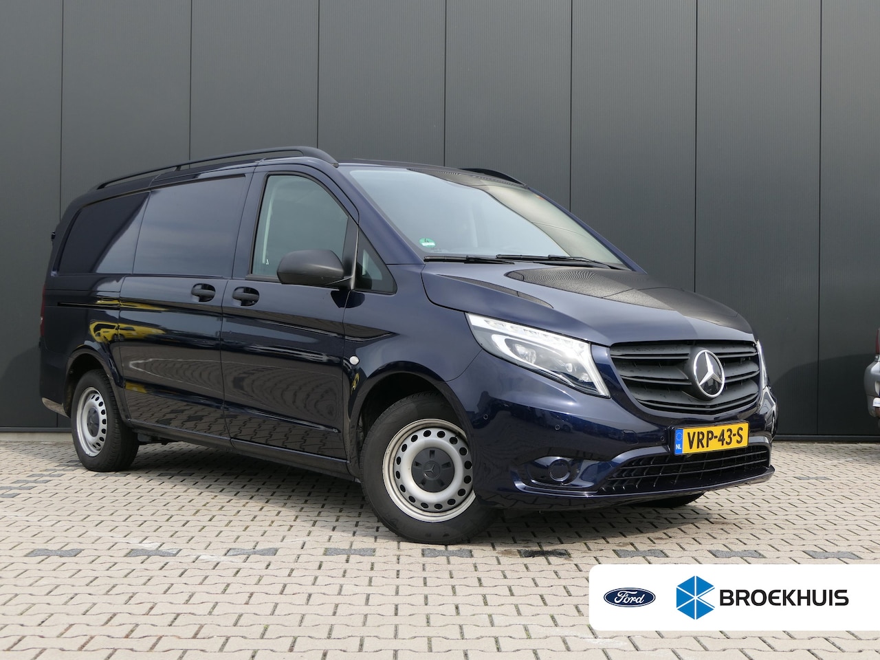 Mercedes-Benz Vito - 116 CDI Lang Business Solution | Dubbele Schuifdeur | LED | Leder | Navigatie | DAB | Clim - AutoWereld.nl