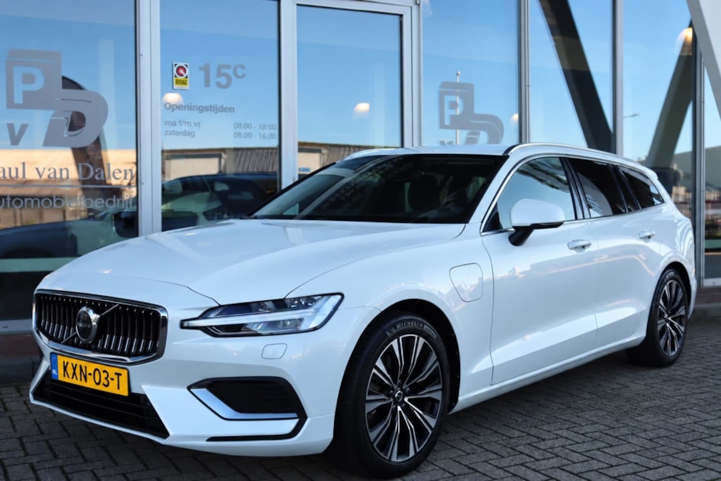 Volvo V60 - 2.0 T6 Plug-in Hybrid 350PK AWD PLUS BRIGHT Trekhaak | SOH 98% | Navi | Stoelverw. | Long - AutoWereld.nl