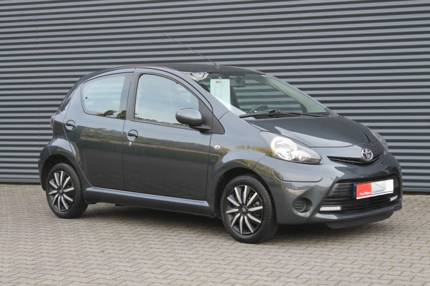 Toyota Aygo - 1.0 VVT-i NOW Uitv.  5-Deurs  AIRCO - AutoWereld.nl