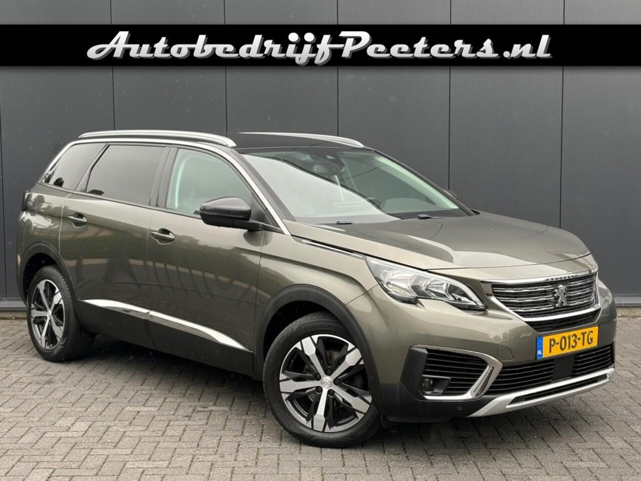 Peugeot 5008 - 1.2 PT Allure Automaat Leder Navi Carplay Cruise Trekhaak - AutoWereld.nl