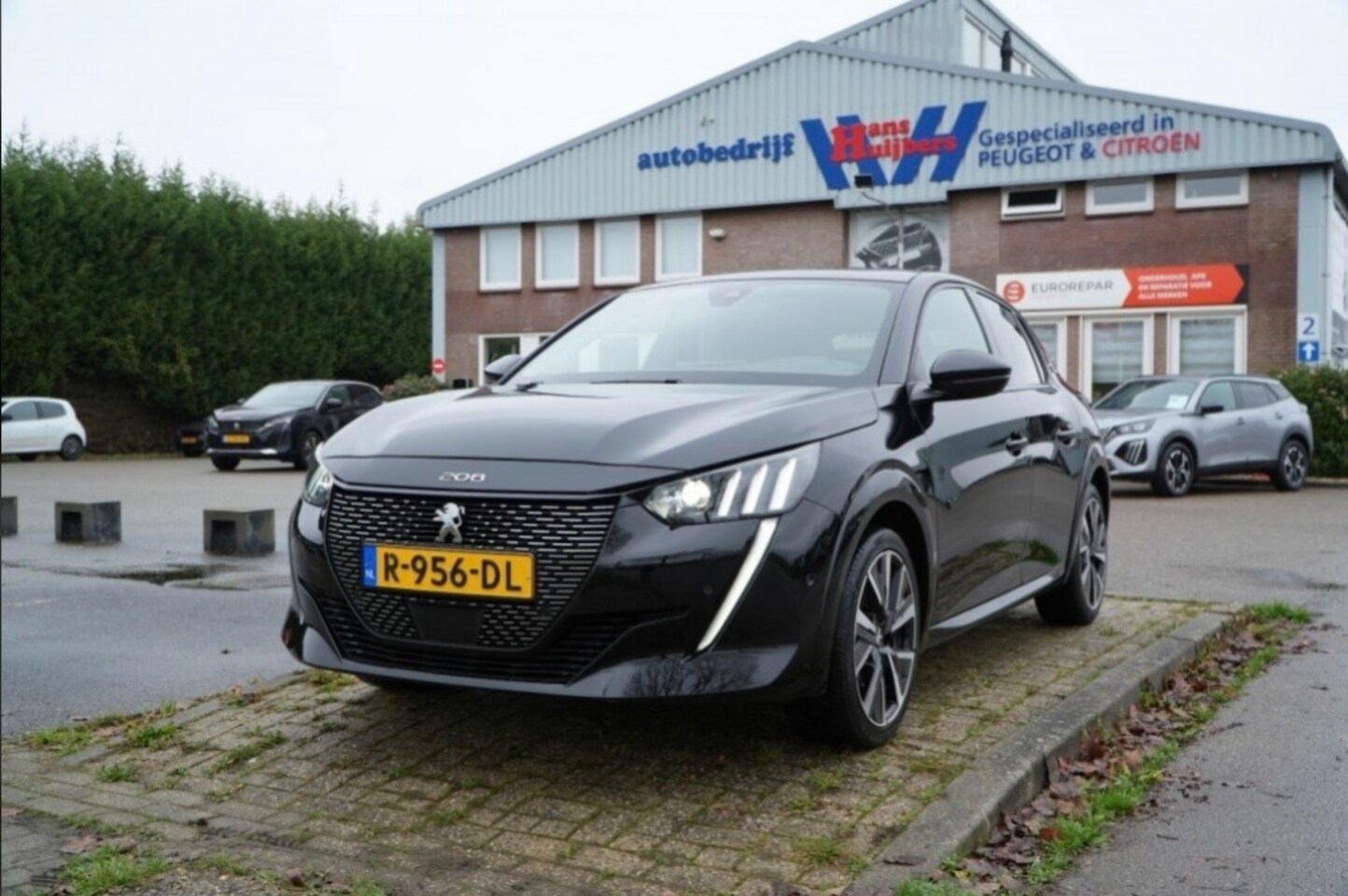 Peugeot 208 - GT 1.2-100pk 5-DEURS -incl .rijklaar kosten en 12 maanden garantie - AutoWereld.nl
