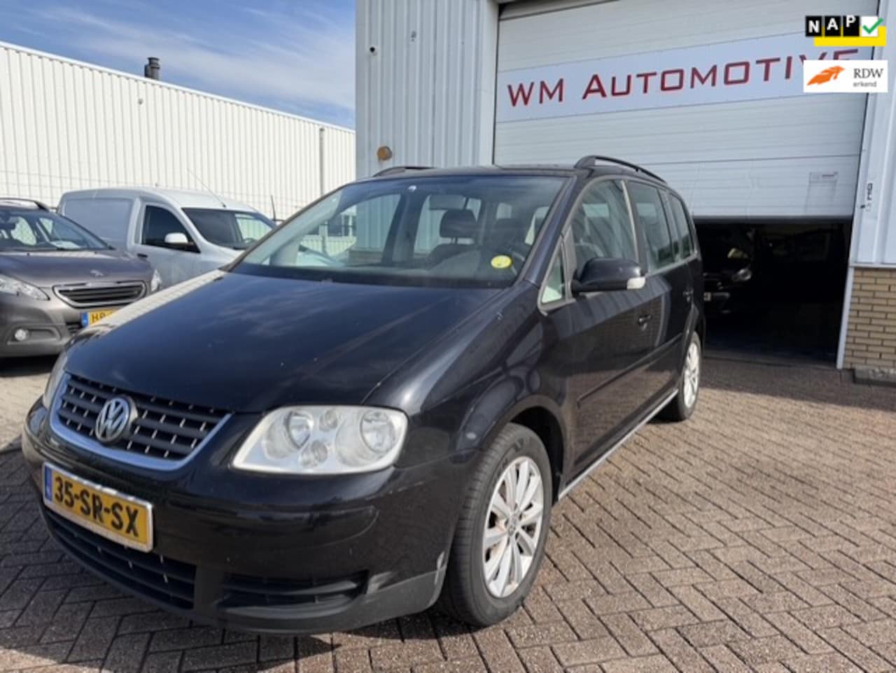 Volkswagen Touran - 2.0-16V FSI AUTOMAAT APK T/M 9-9-2027 - AutoWereld.nl