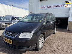 Volkswagen Touran - 2.0-16V FSI AUTOMAAT APK T/M 9-9-2027