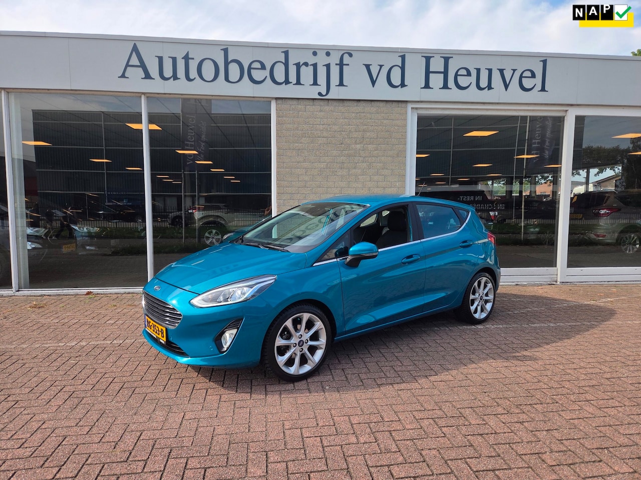 Ford Fiesta - 1.0 EcoBoost Titanium 100PK *Camera*Carplay*Adaptive cruise* voorruit verwarming * Rijklaa - AutoWereld.nl
