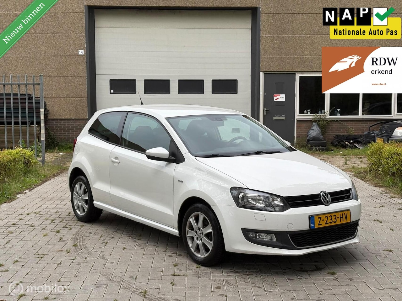 Volkswagen Polo - 1.2 Easyline BLUETOOTH|STOELVERWARMNG|CRUISE - AutoWereld.nl