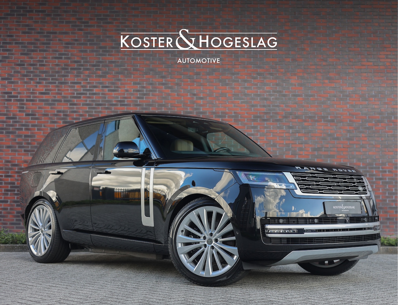 Land Rover Range Rover - P550e Autobiography | SVO Bespoke Interior - Meridian Signature - AutoWereld.nl
