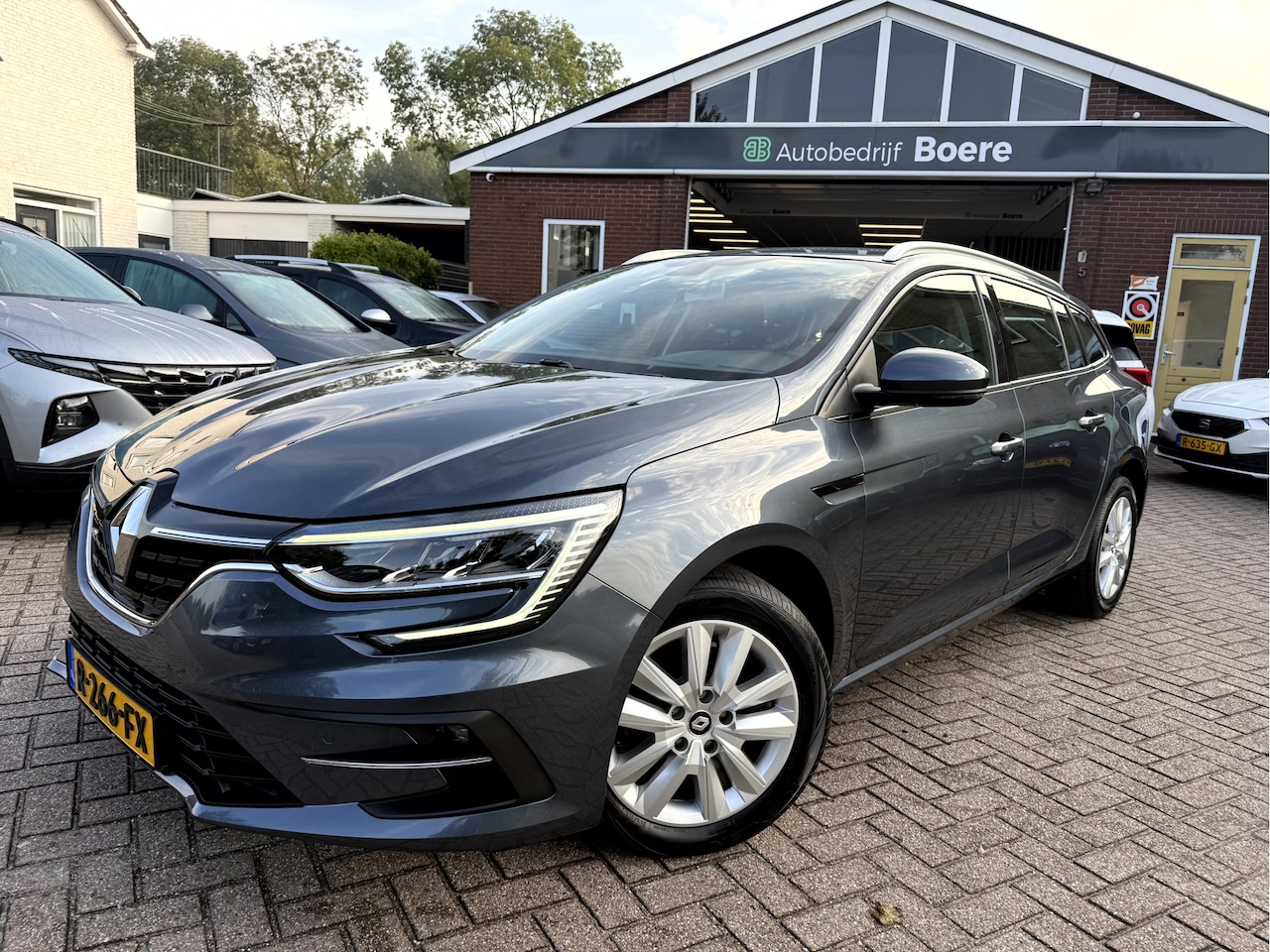 Renault Mégane Estate - 1.3 TCe 140pk Business NL. Auto, Camera, App Connect, - AutoWereld.nl