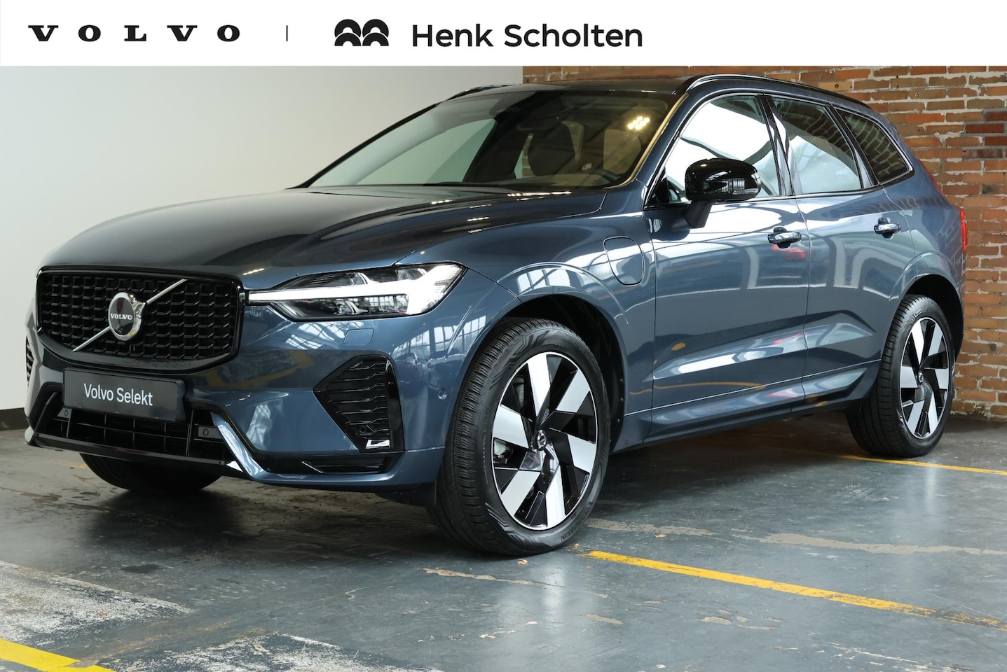 Volvo XC60 - T6 Plug-in hybrid AWD Ultra Dark | Trekhaak | Panoramadak | Verwarmbare voorstoelen, achte - AutoWereld.nl