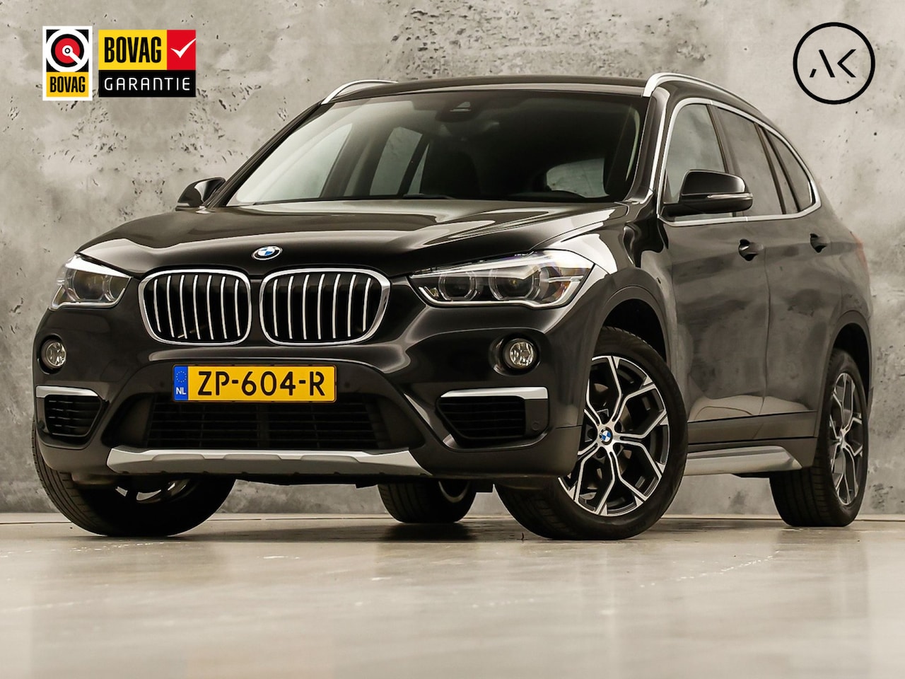 BMW X1 - sDrive20i High Executive 184Pk Automaat (GROOT NAVI, HEAD-UP DISPLAY, LEDER, STOELVERWARMI - AutoWereld.nl