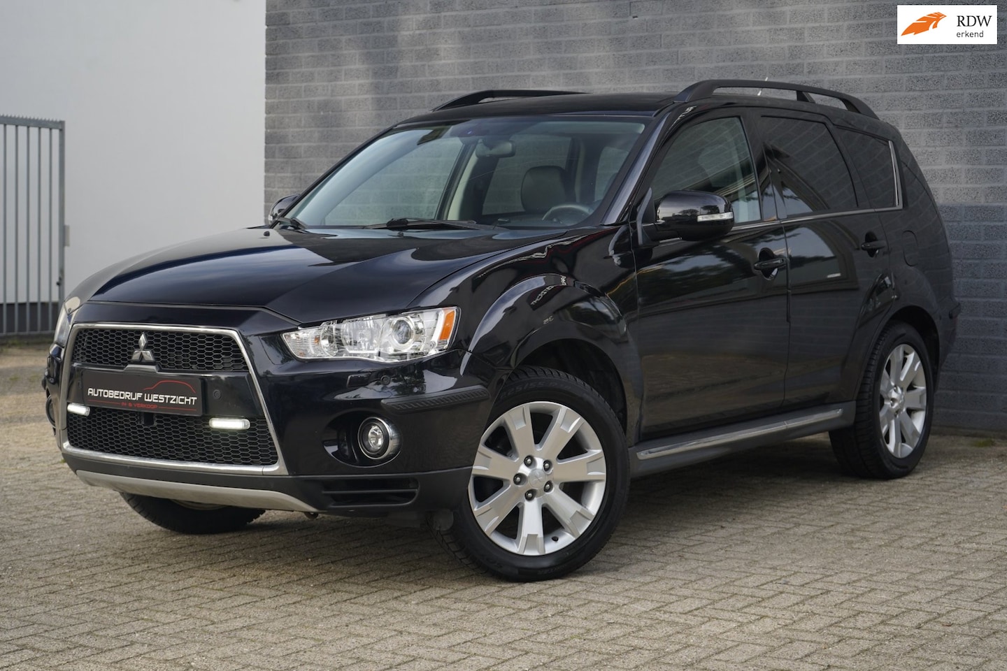 Mitsubishi Outlander - 2.4 Instyle 7 persoons 4WD Automaat LPG - AutoWereld.nl