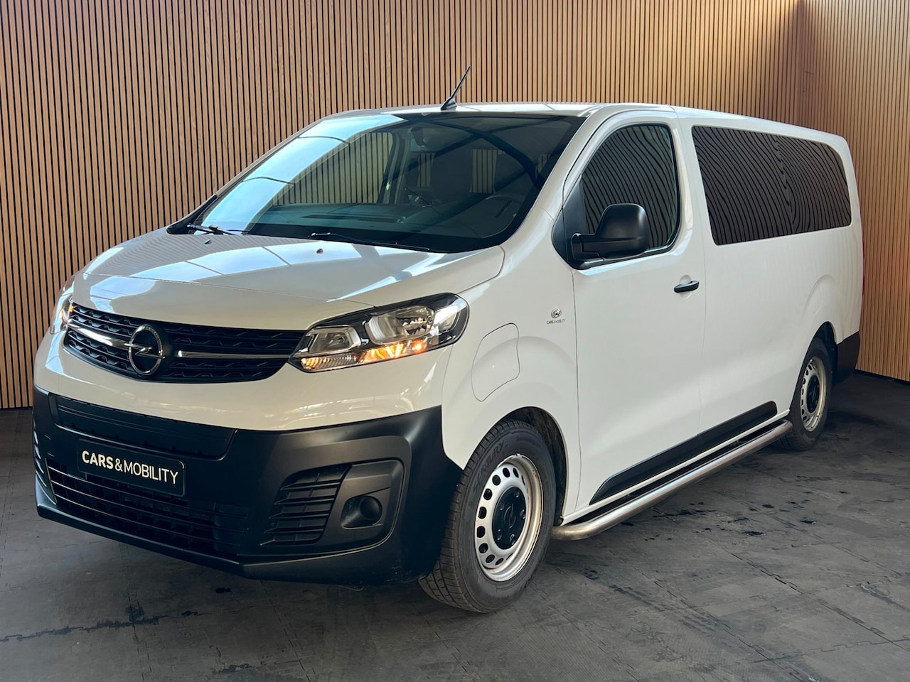 Opel Vivaro-e Combi - L3H1 75 kWh | Ook als taxi| Panodak - AutoWereld.nl