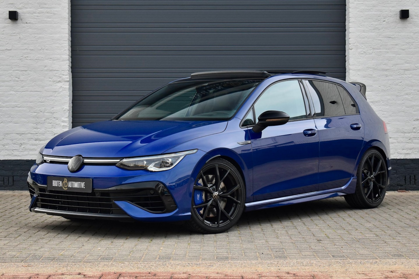 Volkswagen Golf - 2.0 TSI 4Motion R Perf|Akra|Pano|H&K|Leder|Drift|ACC - AutoWereld.nl