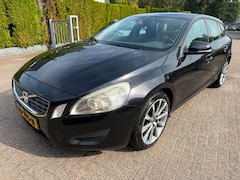Volvo V60 - 2.0 D3 Momentum ECC CRUISE NAVI LMV PDC