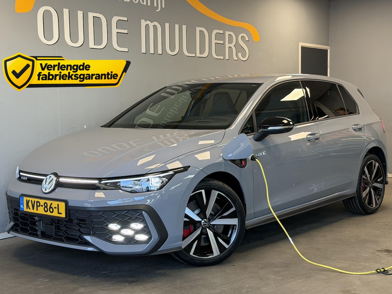 Volkswagen Golf - 1.5 eHybrid GTE 272PK | Adaptive cruise | 360 | Head-up | Sfeer | IQ light |Stoelverwarmin - AutoWereld.nl