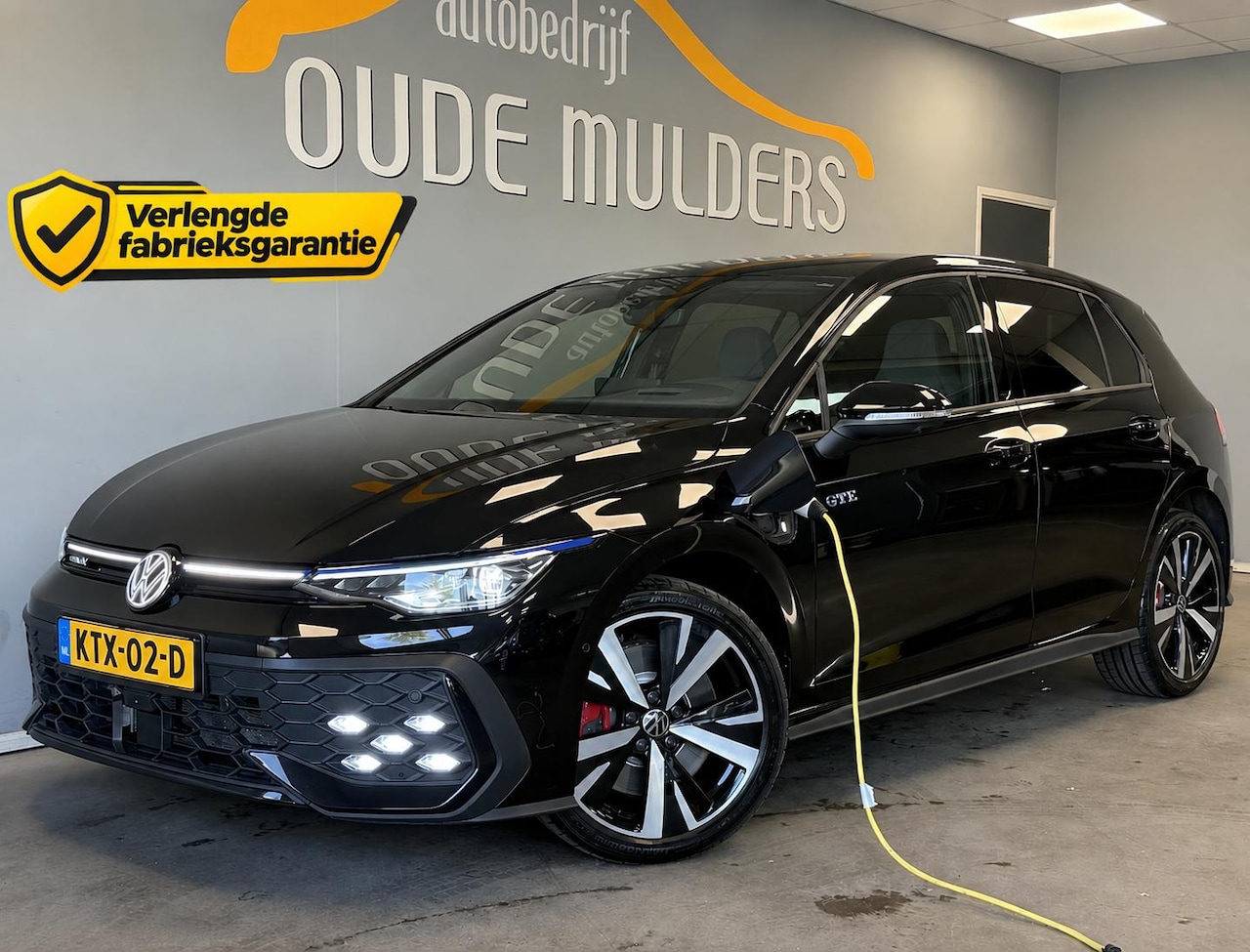 Volkswagen Golf - 1.5 eHybrid GTE SOH 100% | Trekhaak | Adaptive cruise | 360 | Head-up | Sfeer | Stoelverwa - AutoWereld.nl