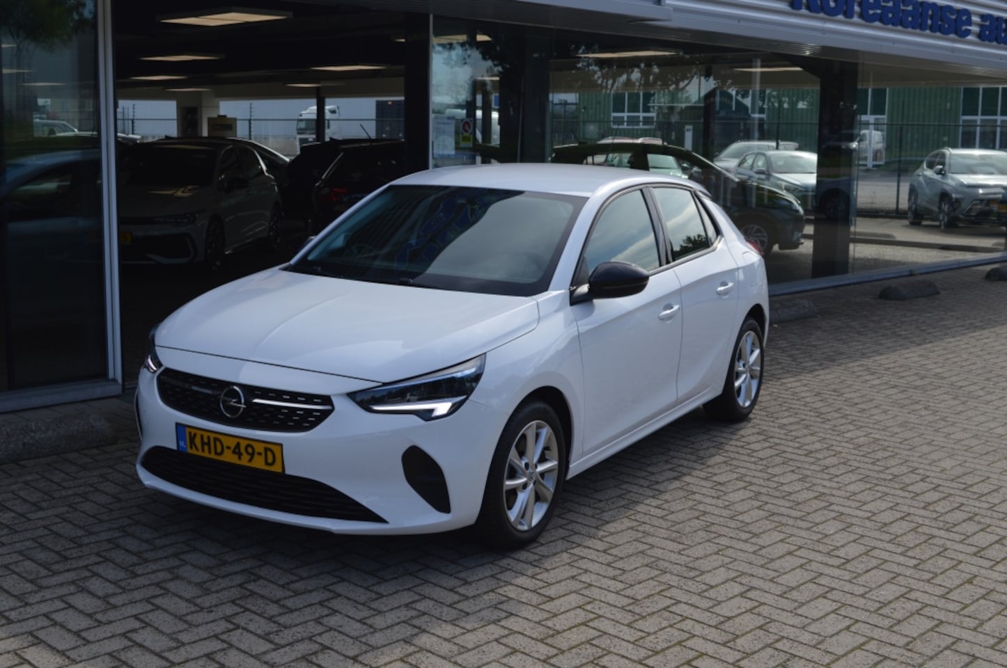 Opel Corsa - 1.2 Edition 100pk Navi PDC LM velgen 9.611KM