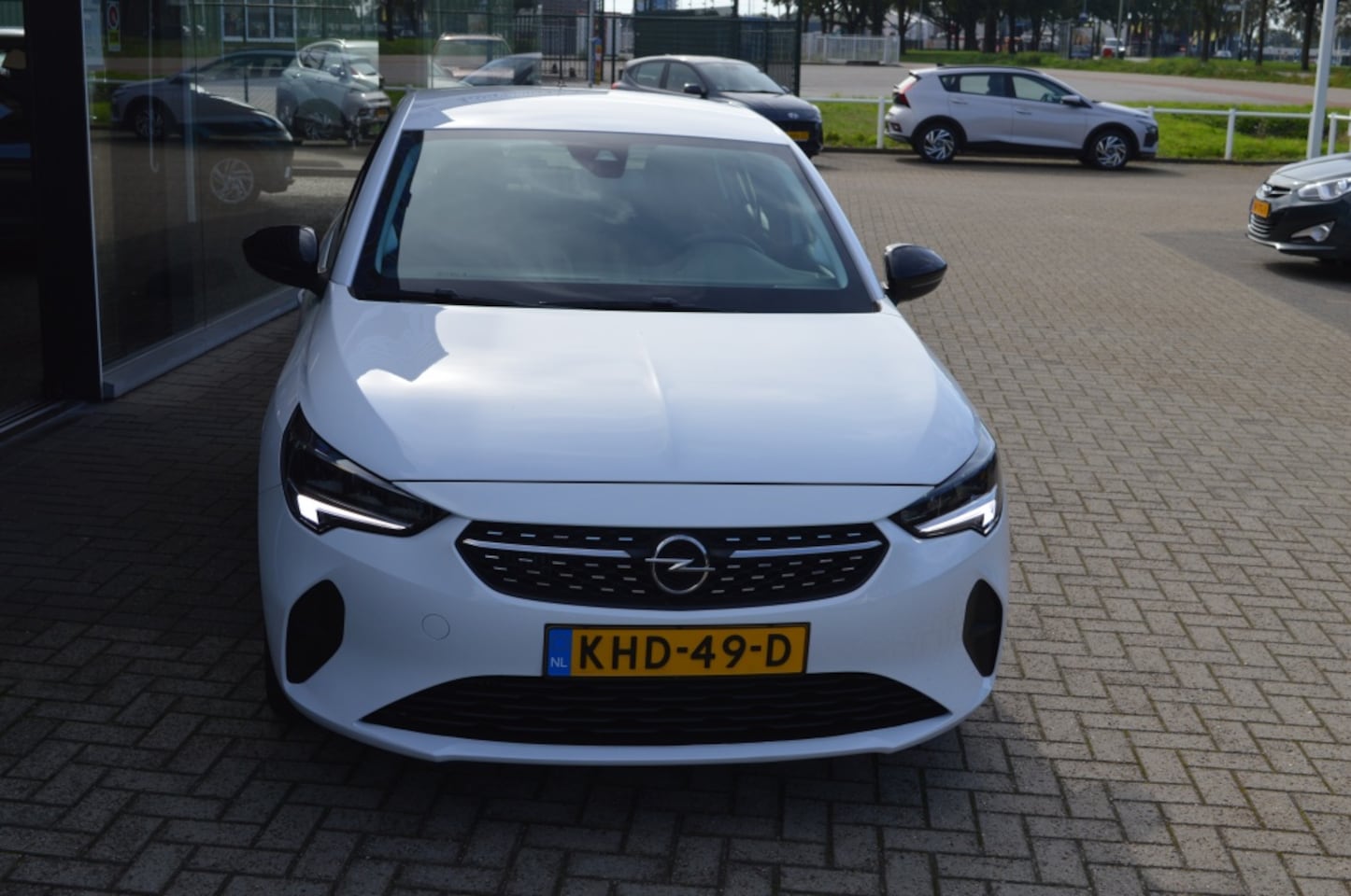 Opel Corsa - 1.2 Edition 100pk Navi PDC LM velgen 9.611KM