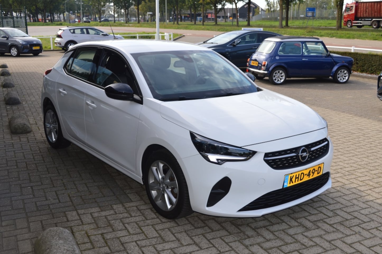 Opel Corsa - 1.2 Edition 100pk Navi PDC LM velgen 9.611KM