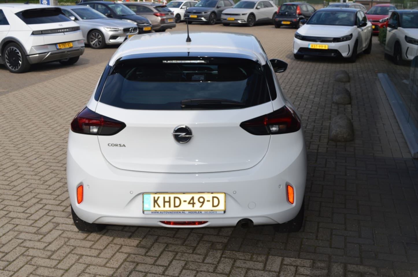 Opel Corsa - 1.2 Edition 100pk Navi PDC LM velgen 9.611KM!!