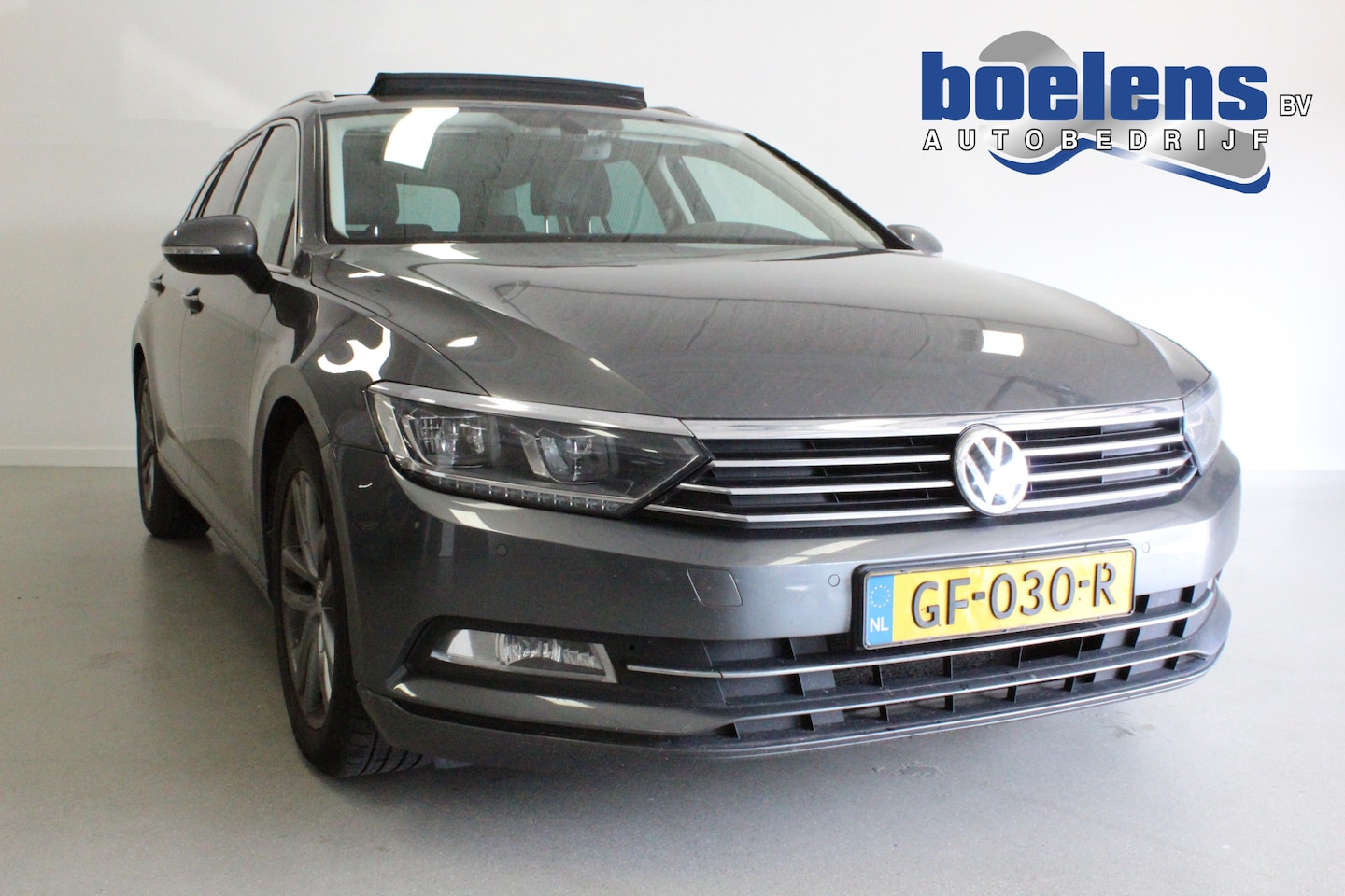 Volkswagen Passat Variant - 1.6 TDI Business Edition | PANO-DAK | NAVIGATIE | 17'LMV | TREKHAAK | PDC-V/A | LED | SFEE - AutoWereld.nl