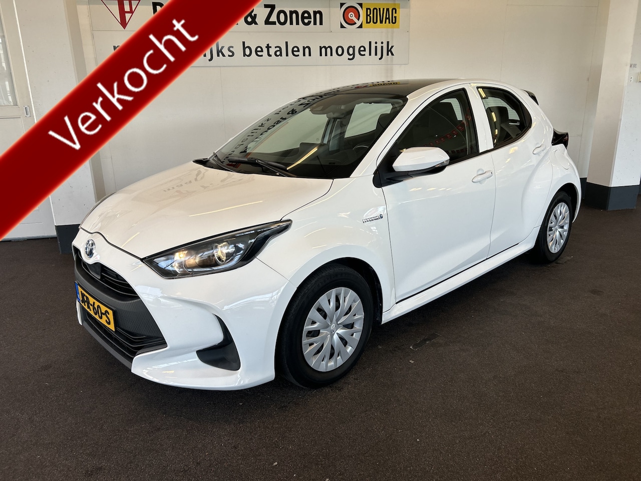 Toyota Yaris - 1.5 Hybrid 115 Business Automaat | Panoramadak | Cruise control | Climate control | Naviga - AutoWereld.nl