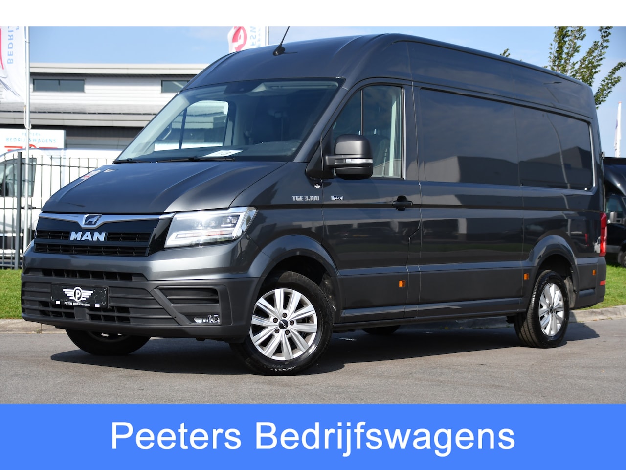 MAN TGE - 3.180 35 2.0 L3H3 4x4 PB Edition Cruise, Camera, Carplay, 177pk, Clima, Automaat, Trekhaak - AutoWereld.nl