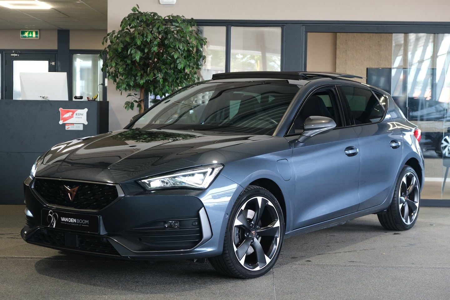 CUPRA Leon - 1.4 e-Hybrid 204PK Pano Led Cam Navi ACC Virtual Keyless - AutoWereld.nl