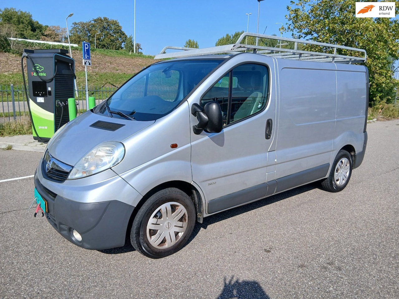 Opel Vivaro - 2.5 CDTI L1H1!EURO 5!AIRCO!CRUIS CONTROLE!NAVIGATIE SYSTEEM!IMPERIAL!VULL ONDERHOUD !APK:1 - AutoWereld.nl