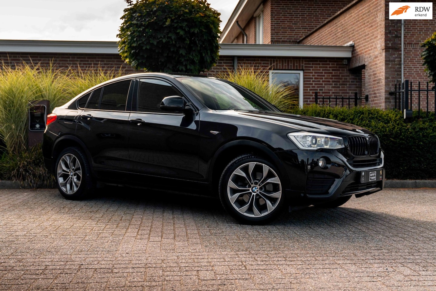 BMW X4 - XDrive20i High Executive 184 PK Aut. Xenon Leder Head-Up Stoelverwarming 19'' - AutoWereld.nl