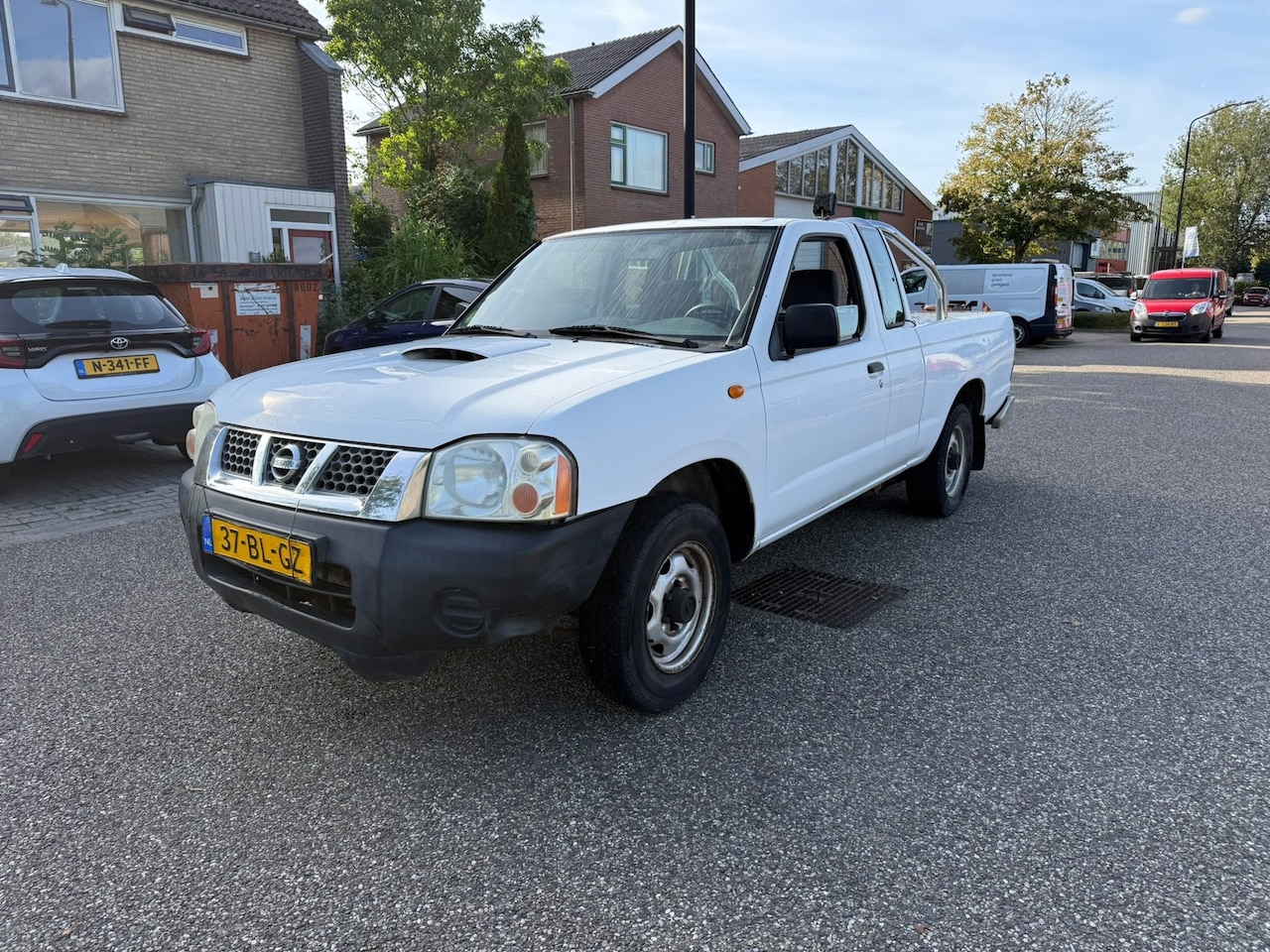 Nissan King Cab - Pick-up 2.5 DTi - AutoWereld.nl