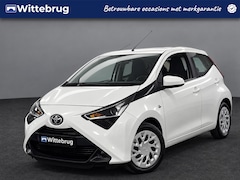 Toyota Aygo - 1.0 VVT-i x-play Camera | Apple Carplay | Airco | Elektrische ramen |