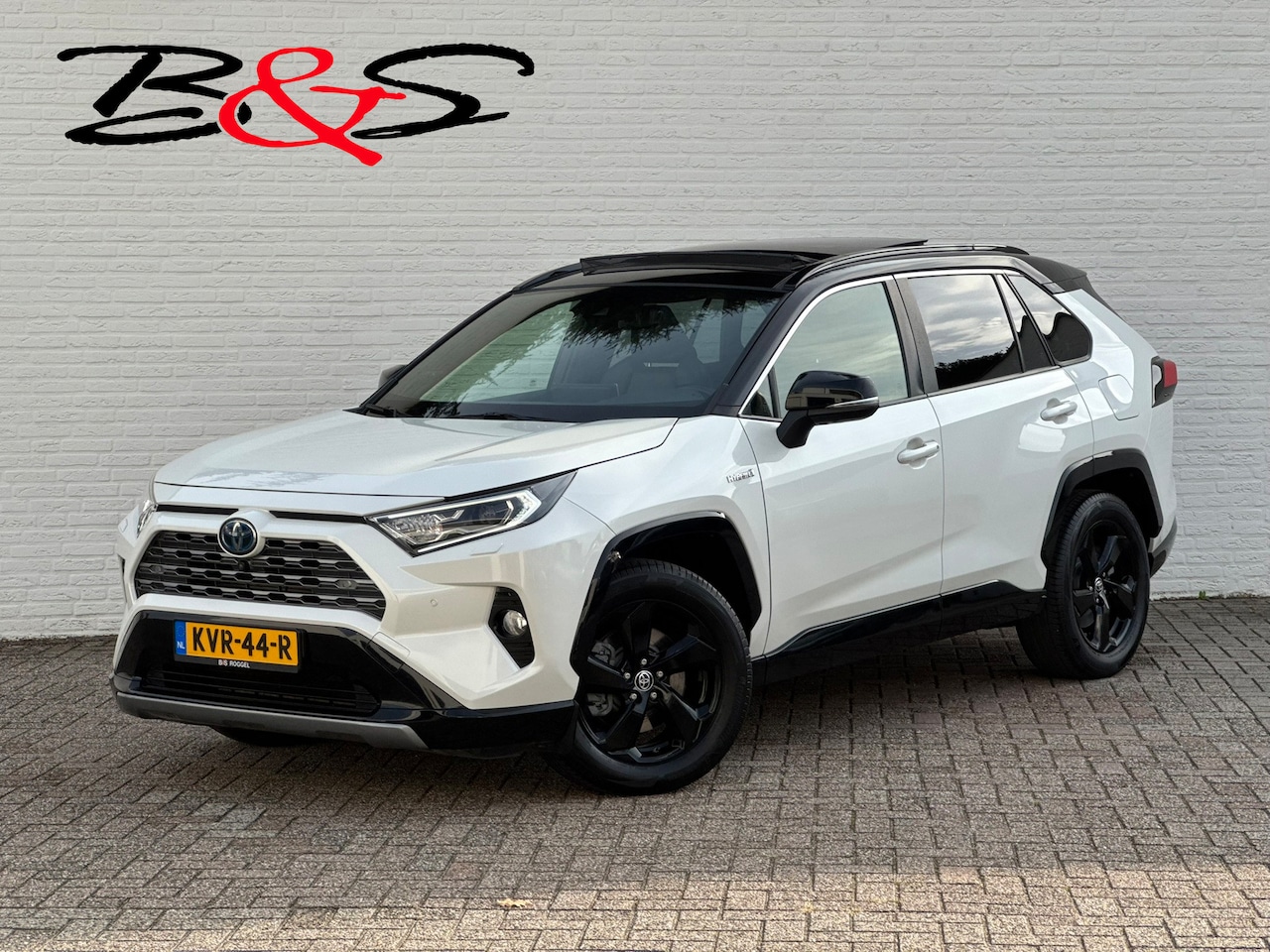 Toyota RAV4 - 2.5 Hybrid AWD Bi-Tone Trekhaak Leder Panorama JBL Verwarmde voorruit en stuur - AutoWereld.nl