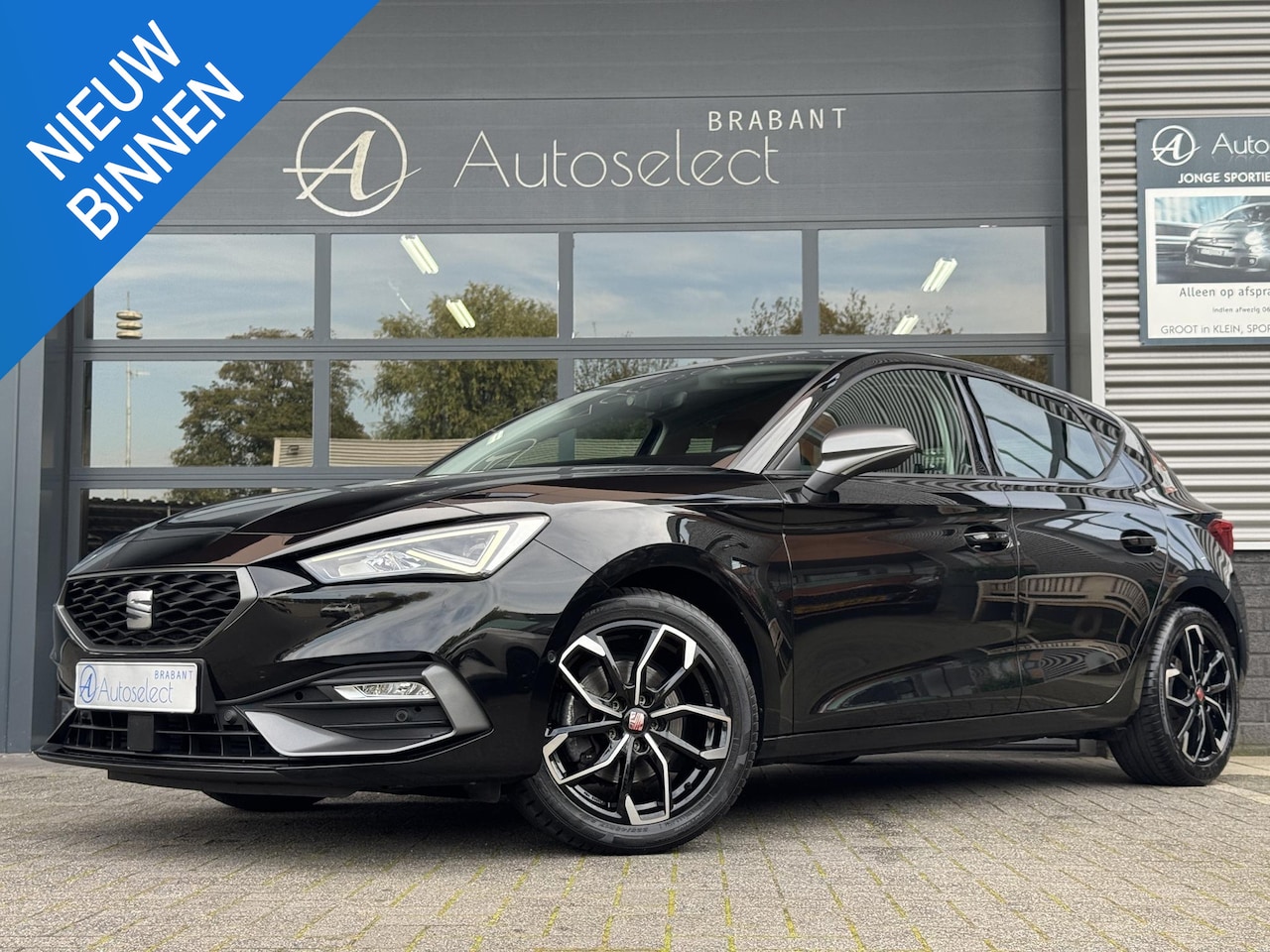 SEAT Leon - 1.5 eTSI FR CarPlay | LED | Dealer OH - AutoWereld.nl