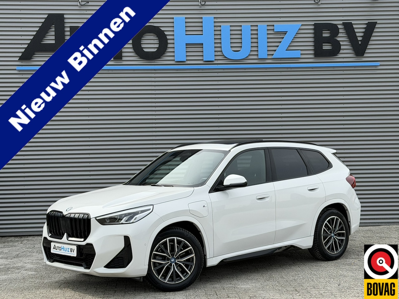 BMW X1 - xDrive25e M Sport Panoramadak Trekhaak LED Carplay DAB Stoelverwarming Achteruitrijcamera - AutoWereld.nl