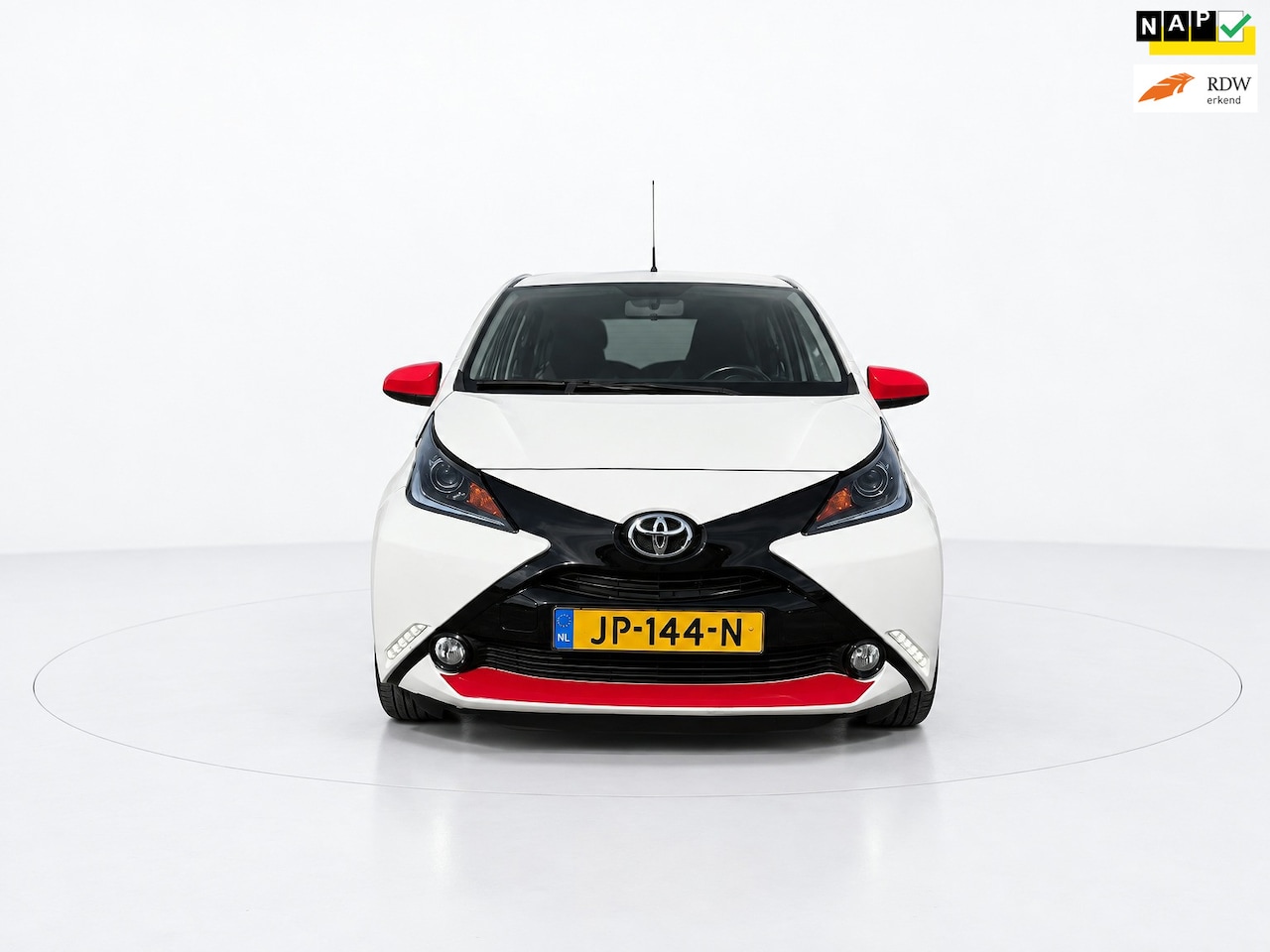 Toyota Aygo - 1.0 VVT-i x-play AIRCO CAMERA ZEER LEUKE AUTO - AutoWereld.nl
