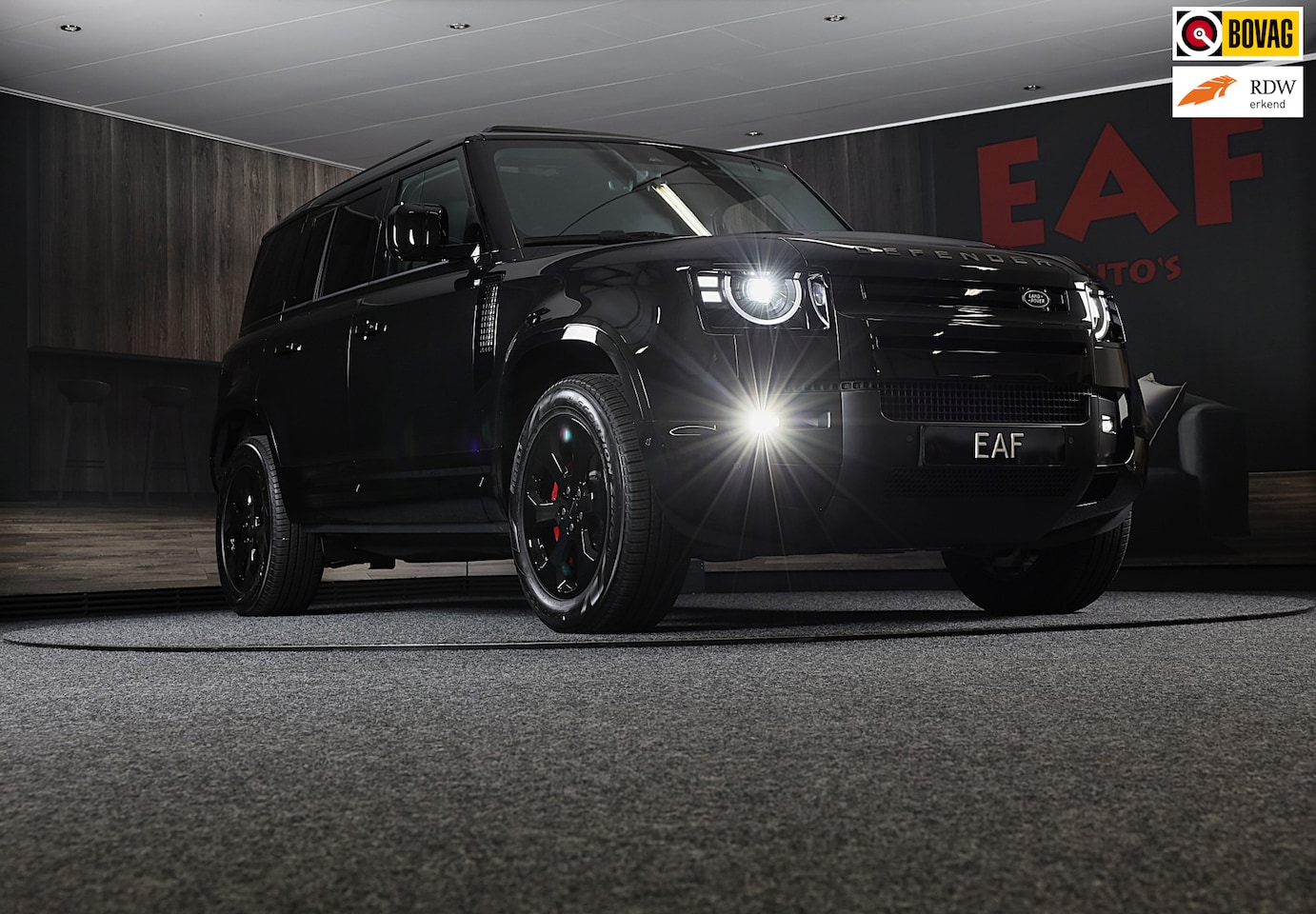 Land Rover Defender 110 - 2.0 P300e 110 X-Dynamic FACELIFT SE / MERIDIAN / Memory / Elek Stoelen / Acc / 360 Camera - AutoWereld.nl
