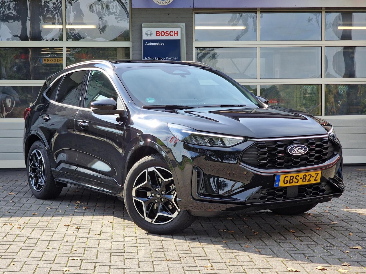 Ford Kuga - 2.5 PHEV ST-Line X|Trekhaak|Pano|Clima|23.075KM|Digi-dash|19-inch All-seasons| - AutoWereld.nl
