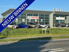 Toyota C-HR - 1.8 Hybrid Black Edition Navi Trekhaak PDC v+a Dode hoek deterctie Leder Zwarte LM velgen